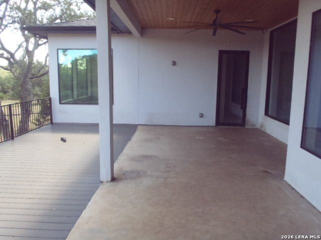 650 SHADY HOLW, New Braunfels, TX 78132