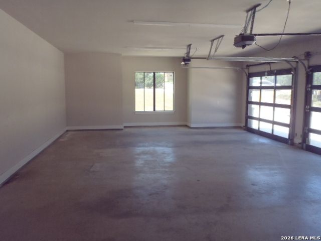 650 SHADY HOLW, New Braunfels, TX 78132