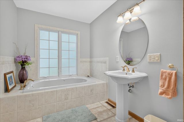 12433 Timberline Trace, Granger, IN 46530