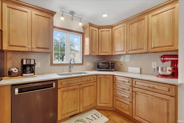 12433 Timberline Trace, Granger, IN 46530