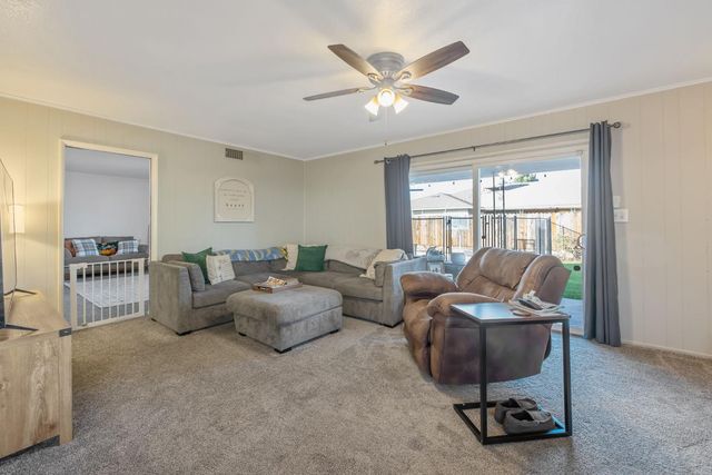 1310 E Sample Avenue, Fresno, CA 93710