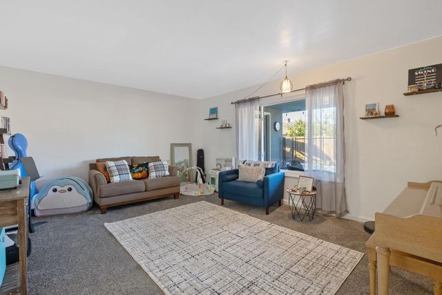 1310 E Sample Avenue, Fresno, CA 93710