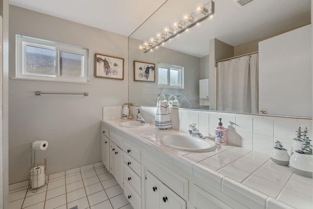 1310 E Sample Avenue, Fresno, CA 93710