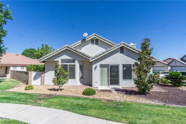 19581 Saint Andrews Way, Apple Valley, CA 92308