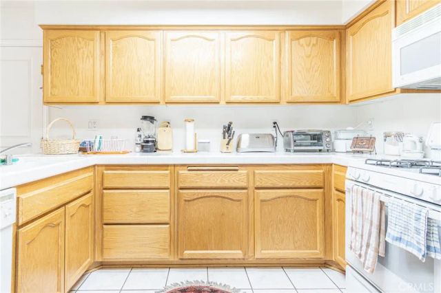 19581 Saint Andrews Way, Apple Valley, CA 92308