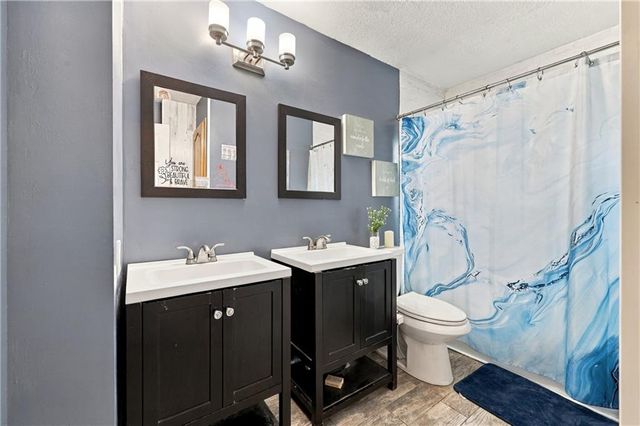 11517 McAnany Drive, Shawnee, KS 66203