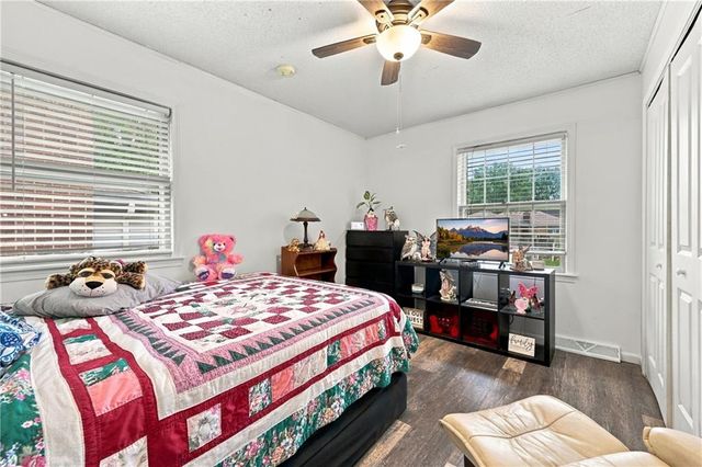 11517 McAnany Drive, Shawnee, KS 66203