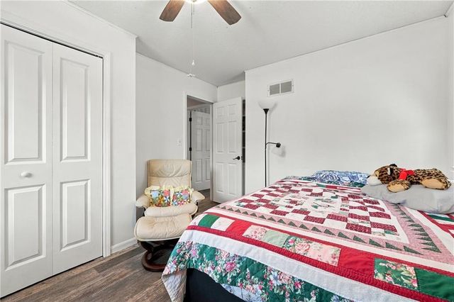 11517 McAnany Drive, Shawnee, KS 66203