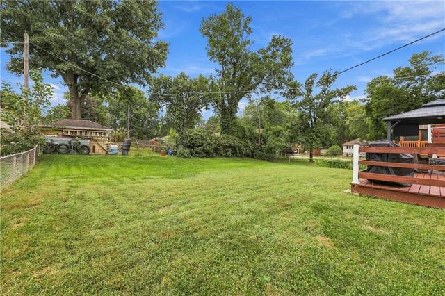 11517 McAnany Drive, Shawnee, KS 66203