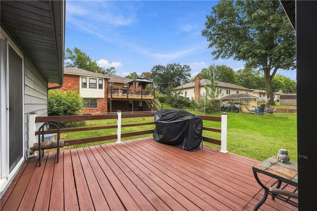 11517 McAnany Drive, Shawnee, KS 66203