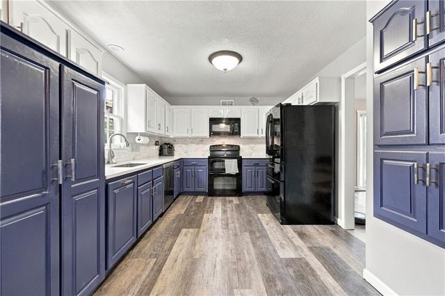 11517 McAnany Drive, Shawnee, KS 66203