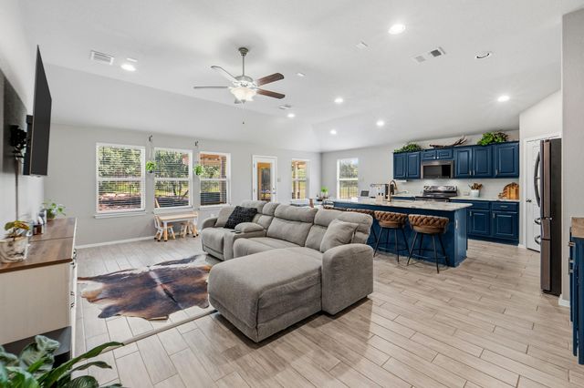 20808 Highland Lake DR, Lago Vista, TX 78645