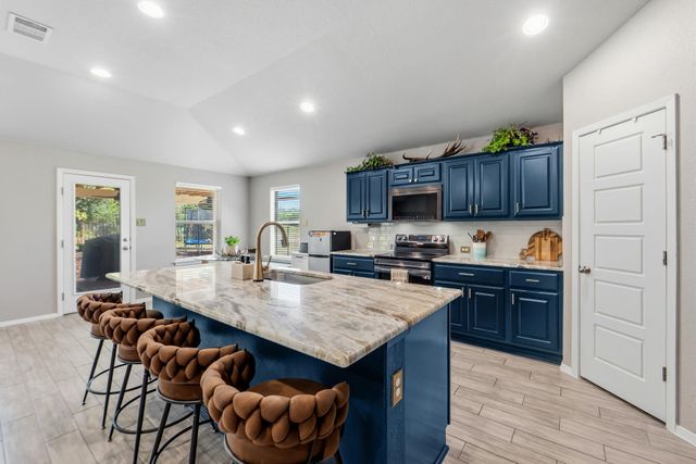 20808 Highland Lake DR, Lago Vista, TX 78645