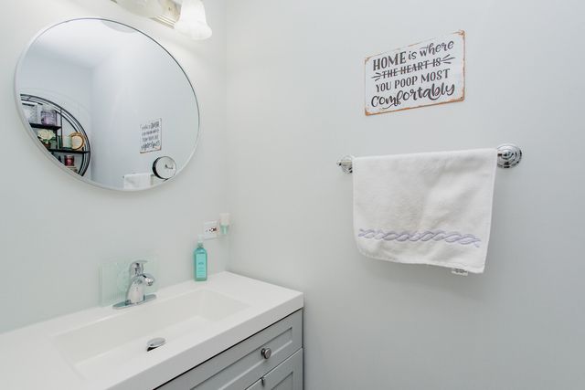 1403 S Robert Drive, Mount Prospect, IL 60056