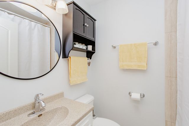 1403 S Robert Drive, Mount Prospect, IL 60056