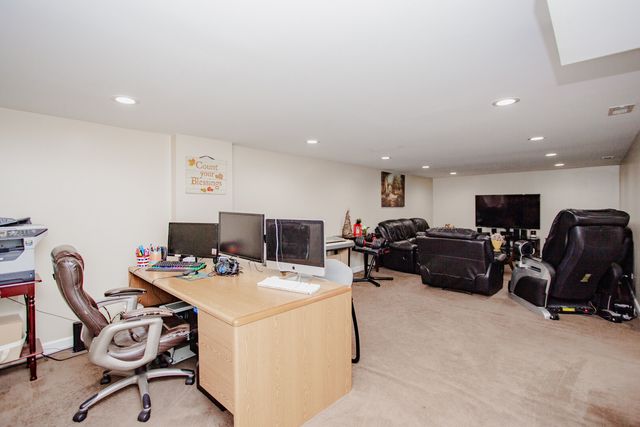 1403 S Robert Drive, Mount Prospect, IL 60056