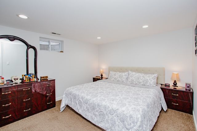 1403 S Robert Drive, Mount Prospect, IL 60056