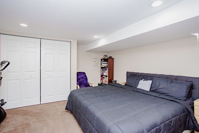 1403 S Robert Drive, Mount Prospect, IL 60056