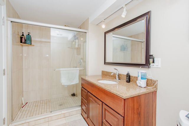 1403 S Robert Drive, Mount Prospect, IL 60056