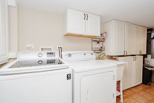 1403 S Robert Drive, Mount Prospect, IL 60056