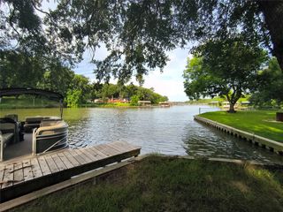 180 Arrowhead Street, Mabank, TX 75156