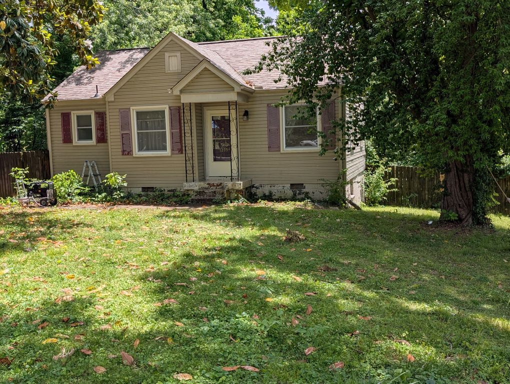 1215 Catina Dr, Nashville, TN 37217