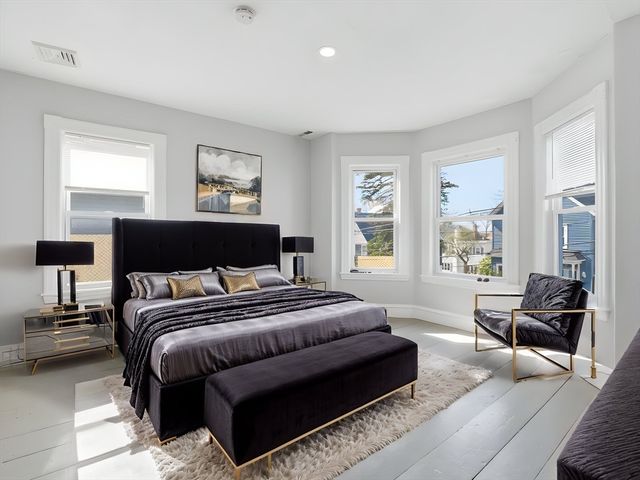 43 Twelfth, Lowell, MA 01850