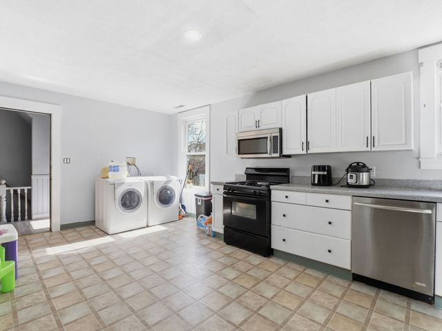 43 Twelfth, Lowell, MA 01850