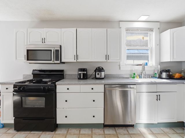 43 Twelfth, Lowell, MA 01850