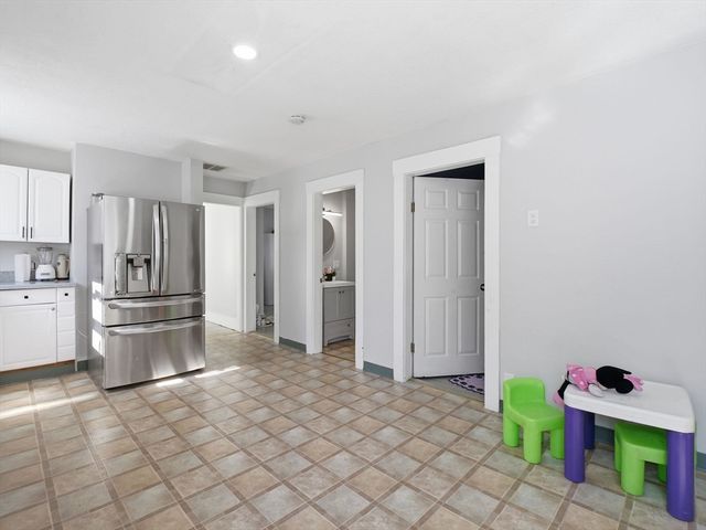 43 Twelfth, Lowell, MA 01850