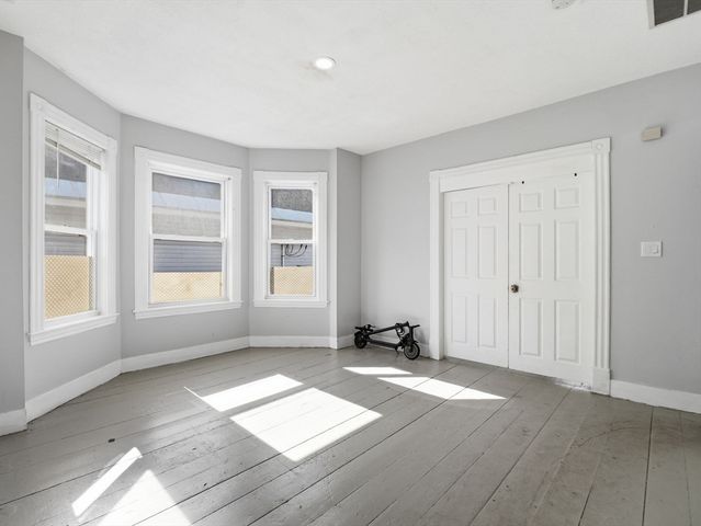 43 Twelfth, Lowell, MA 01850