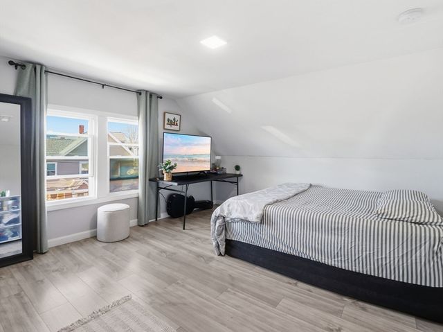 43 Twelfth, Lowell, MA 01850