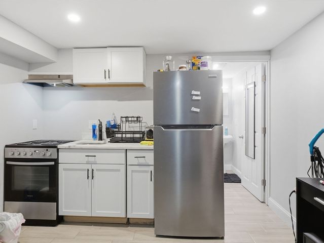 43 Twelfth, Lowell, MA 01850
