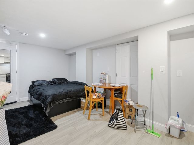 43 Twelfth, Lowell, MA 01850