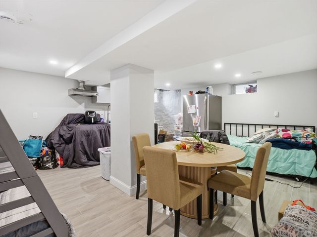 43 Twelfth, Lowell, MA 01850