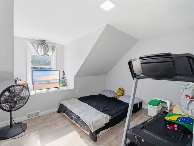 43 Twelfth, Lowell, MA 01850