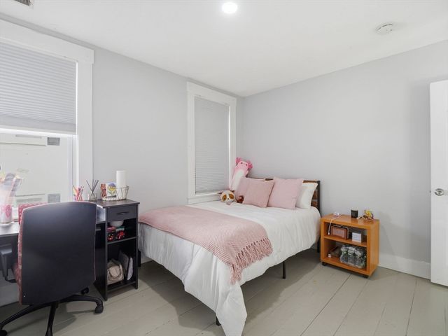 43 Twelfth, Lowell, MA 01850