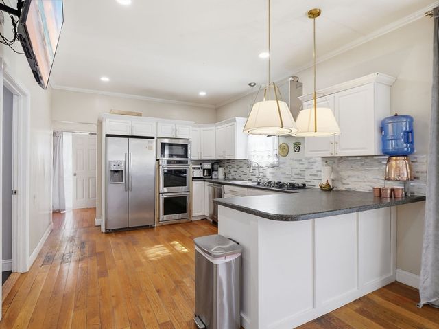 43 Twelfth, Lowell, MA 01850