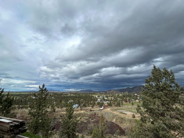 8989 Forster Drive, Terrebonne, OR 97760