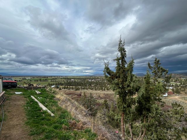 8989 Forster Drive, Terrebonne, OR 97760