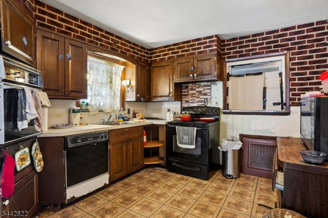 24 Springer St, Belleville Twp., NJ 07109