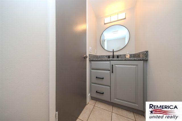 23532 Lahser Road, Southfield, MI 48033