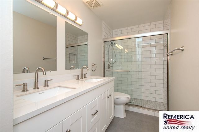 23532 Lahser Road, Southfield, MI 48033