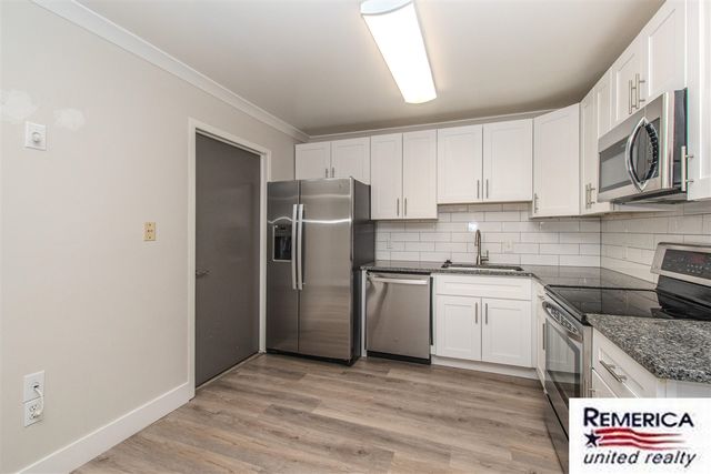 23532 Lahser Road, Southfield, MI 48033