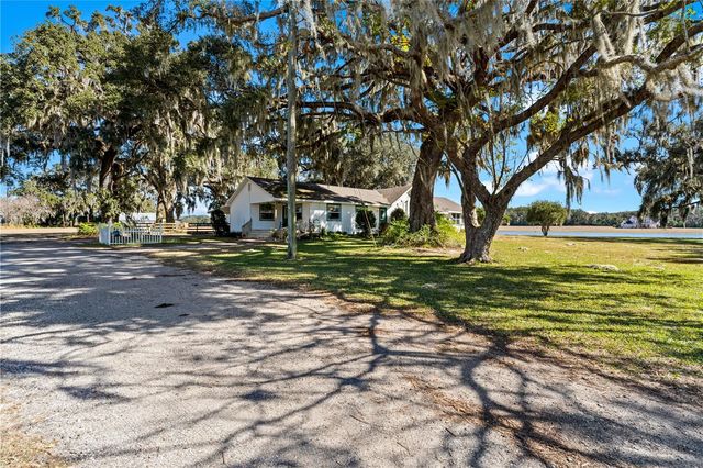 9504 FORT KING ROAD, Dade City, FL 33525