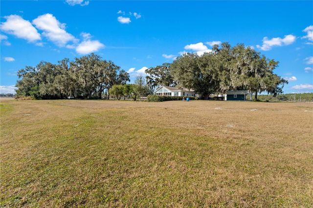 9504 FORT KING ROAD, Dade City, FL 33525