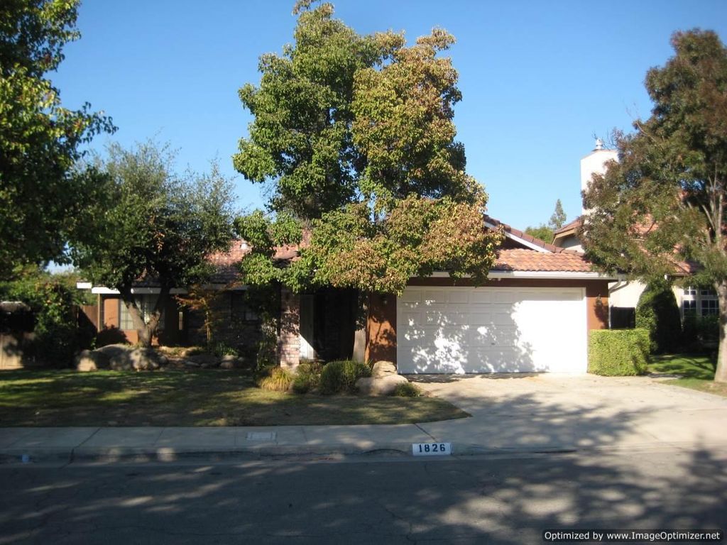 1826 E Shea Drive, Fresno, CA 93720