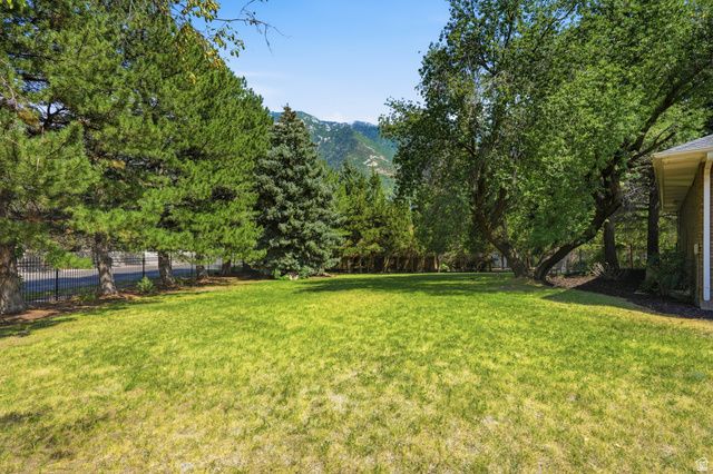 13 WINDSONG, Sandy, UT 84092