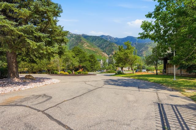 13 WINDSONG, Sandy, UT 84092