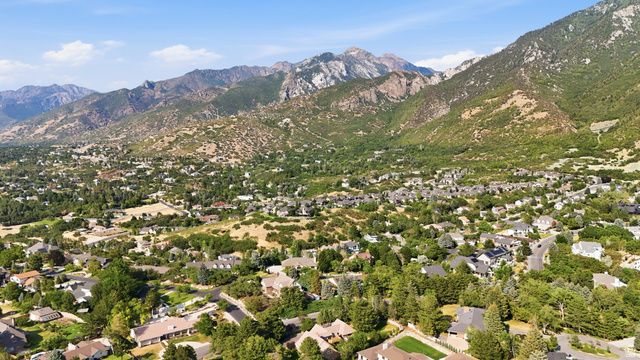 13 WINDSONG, Sandy, UT 84092